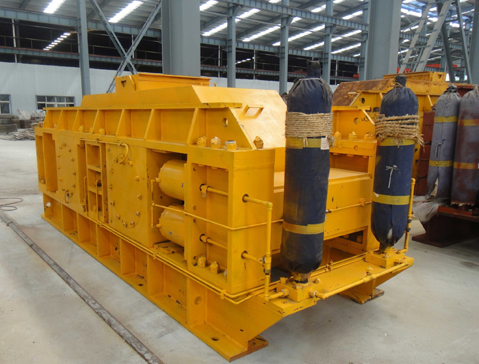 液壓對(duì)輥式破碎機(jī)（輥壓機(jī)）